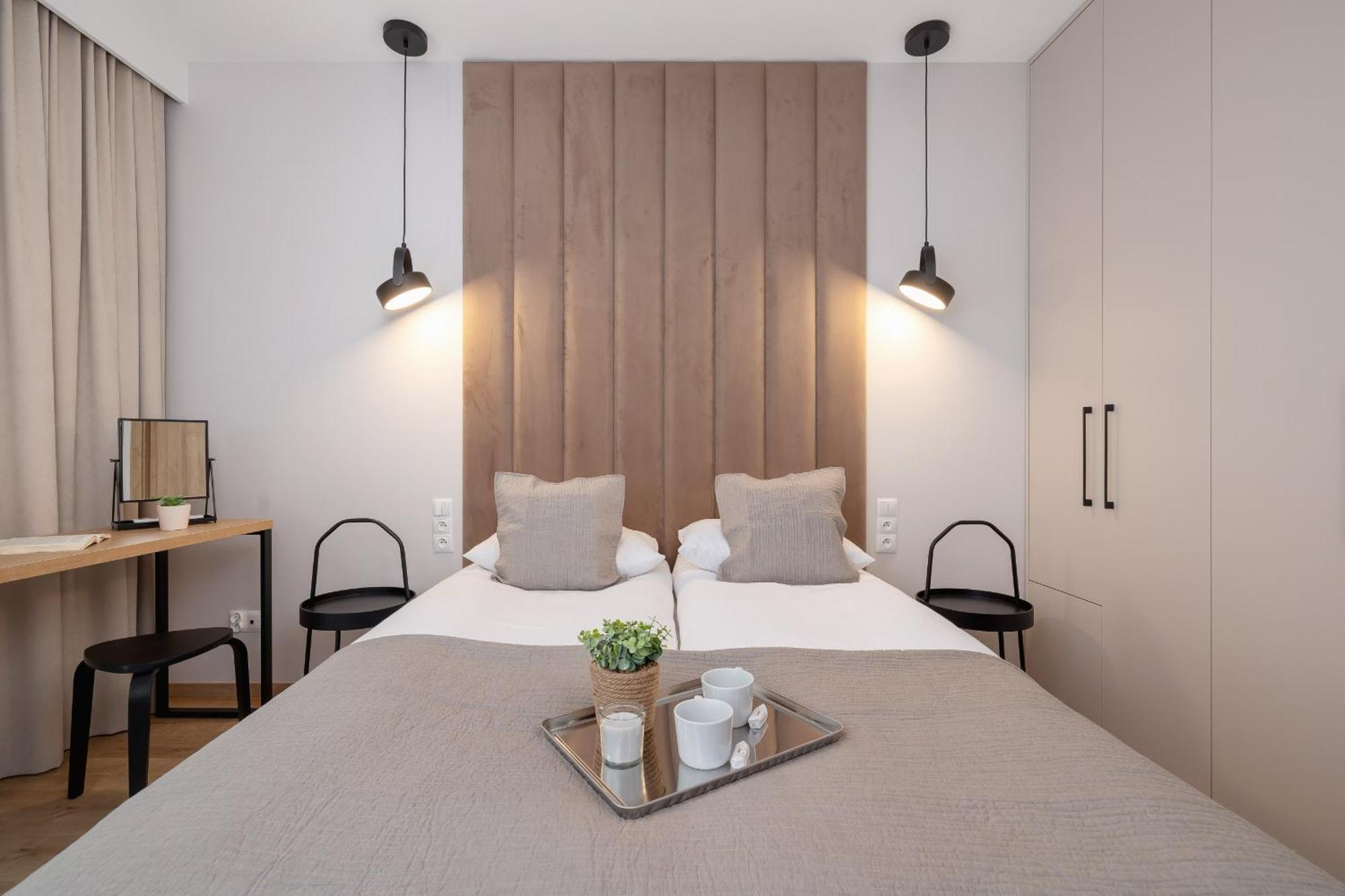 Bright Apartment In Krakow With Garden, Air Conditioning, Parking And Desk By Renters Prestige Exterior photo
